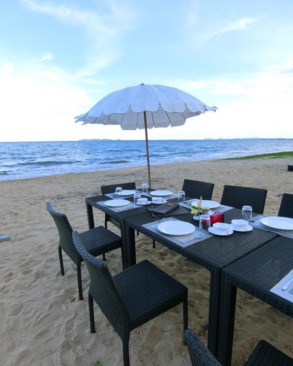 Sea Restaurant Bar & Lounge